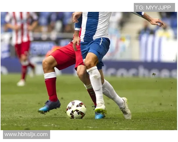 迷你足球球星手办：精致细节与动感瞬间展现足球魅力